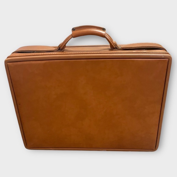 Hartmann‎ Luggage Brown Tan Leather Carry On Travel Lined Hard Case Vintage 18